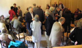 Échanges après un culte-quaker à la mémoire d'un membre
